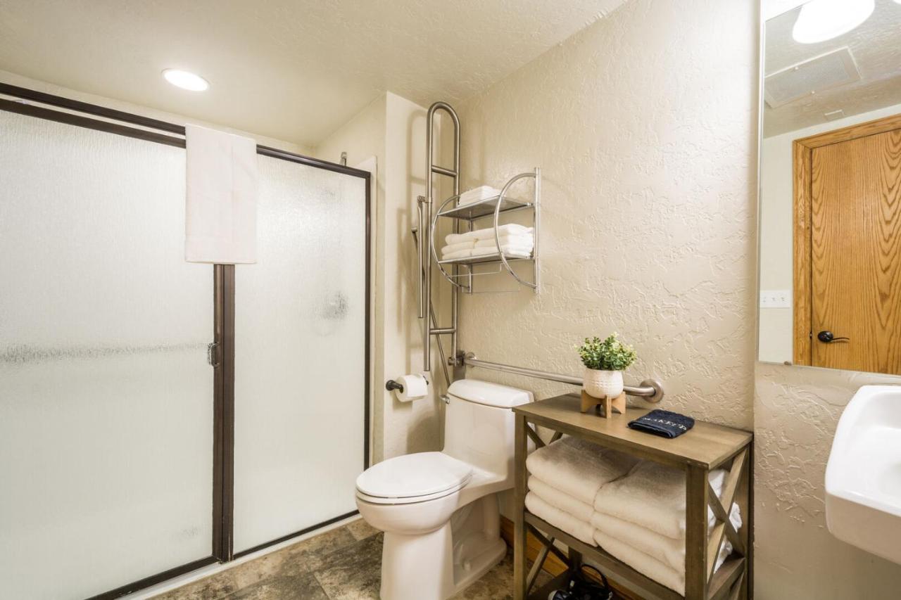 Powder Hound 1 Bedroom Brighton Chalet Экстерьер фото
